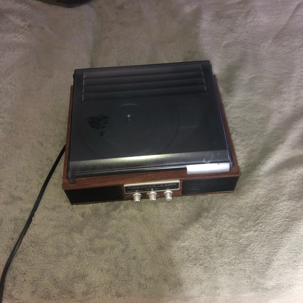 seeying record player/turn table